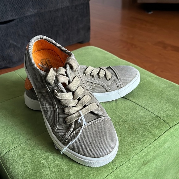 Boy’s Skechers Memory Foam Gel-Infused Direct Pulse Jump Shift Canvas Sneakers - Picture 13 of 13